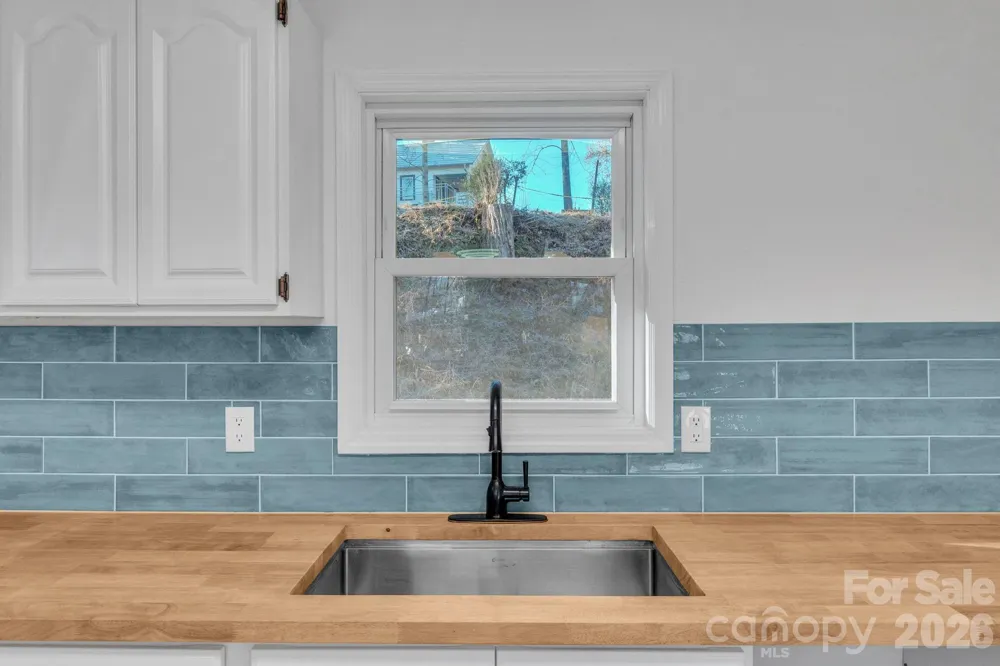 49 E Livingston Street Tryon, NC 28782