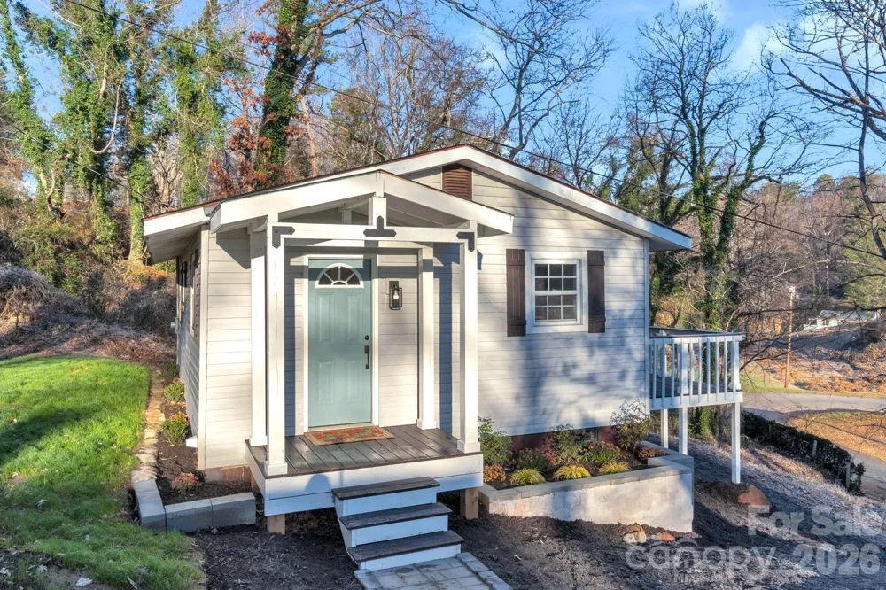 49 E Livingston Street Tryon, NC 28782