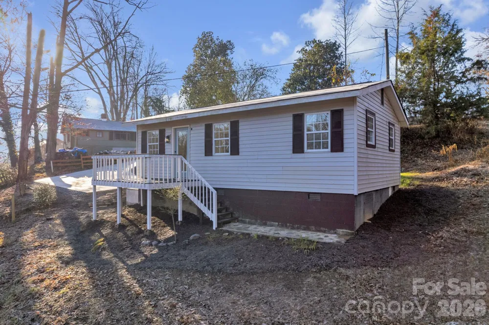 49 E Livingston Street Tryon, NC 28782