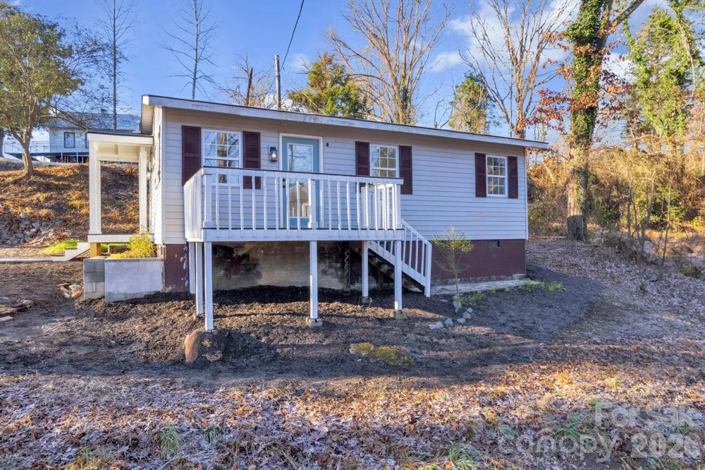 49 E Livingston Street Tryon, NC 28782