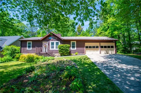 1385 Lakeview Parkway