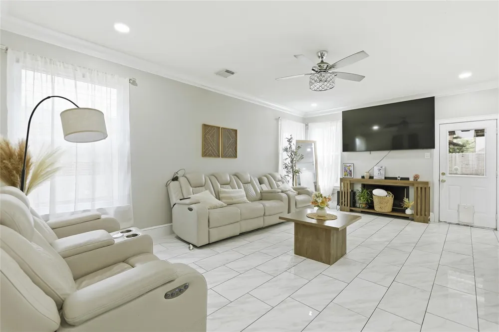 13915 Elmpark Court Houston, TX 77014