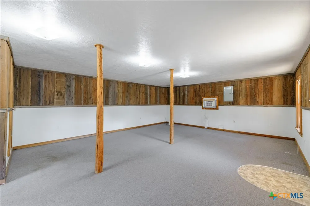2173 County Road 434 Loop Rockdale, TX 76567