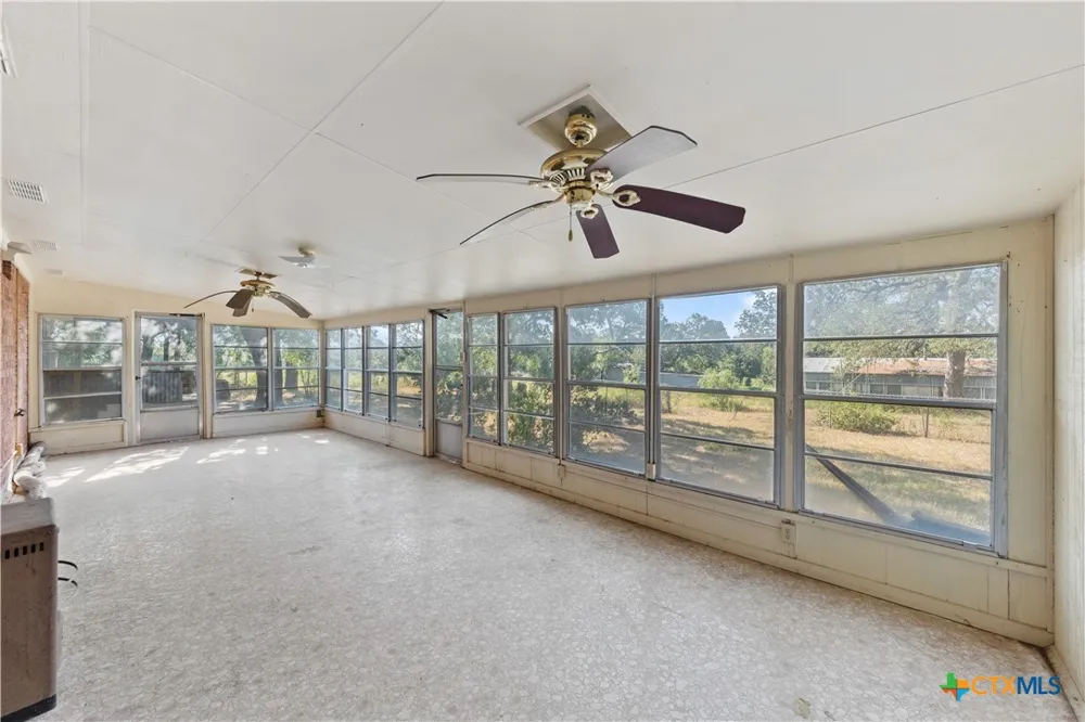 2173 County Road 434 Loop Rockdale, TX 76567