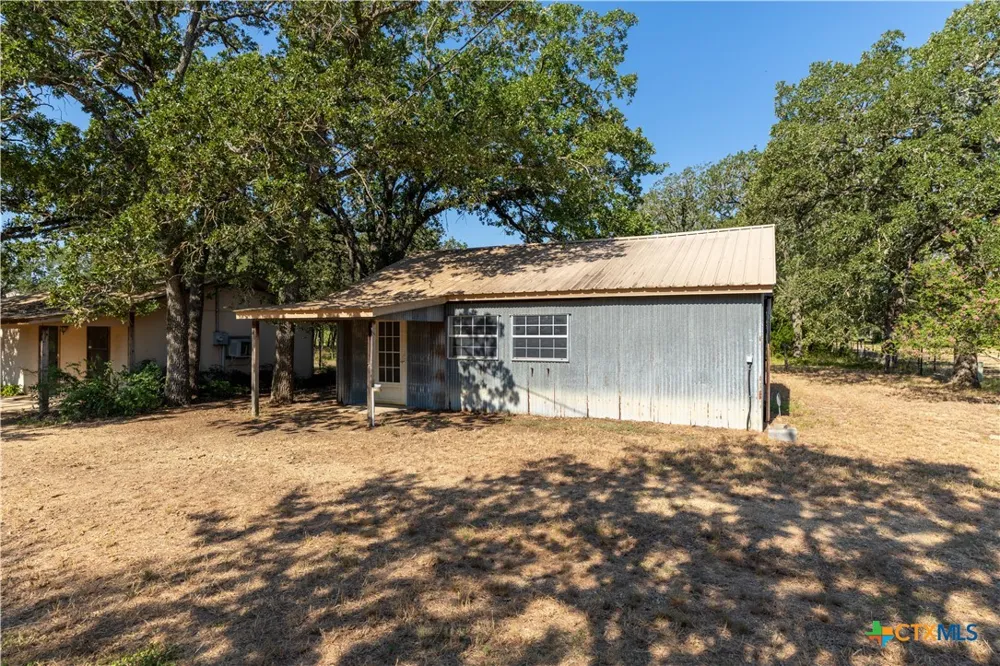 2173 County Road 434 Loop Rockdale, TX 76567
