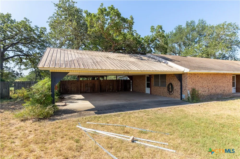 2173 County Road 434 Loop Rockdale, TX 76567