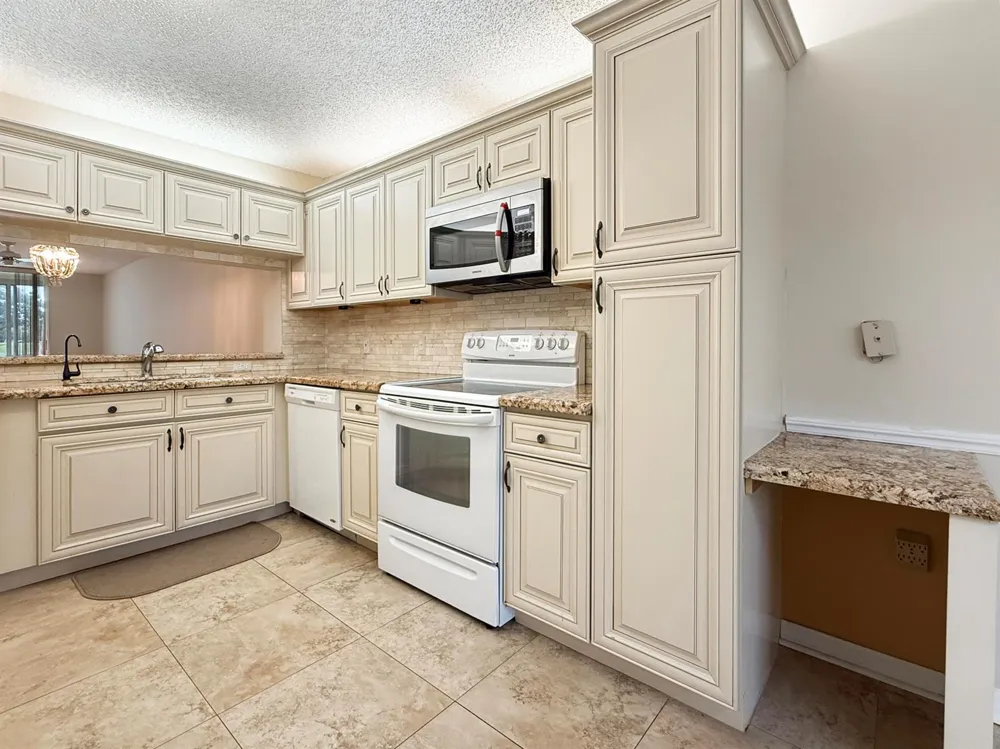 10111 NW 24TH PLACE #106 Sunrise, FL 33322