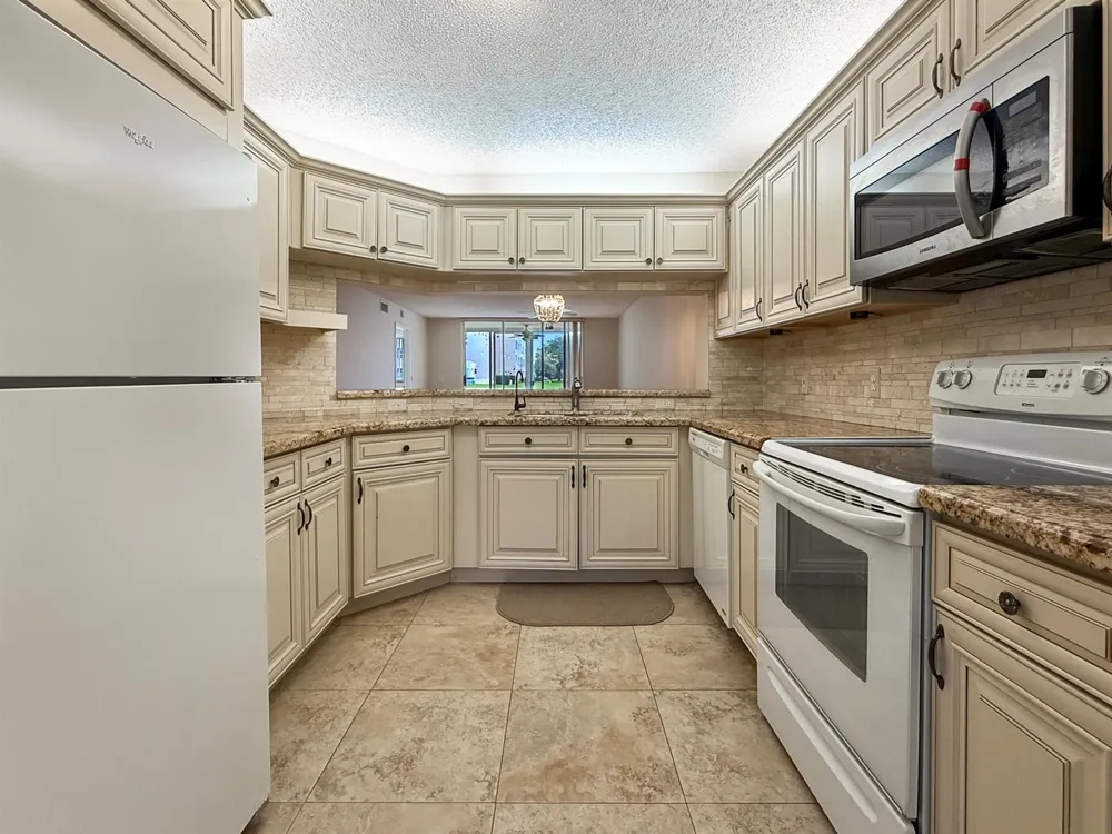 10111 NW 24TH PLACE #106 Sunrise, FL 33322