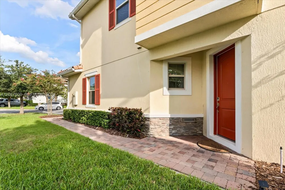 9829 Winnington #9829 Orlando, FL 32832