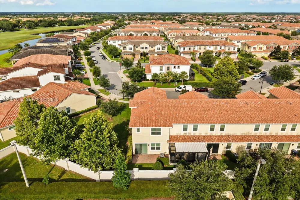 9829 Winnington #9829 Orlando, FL 32832