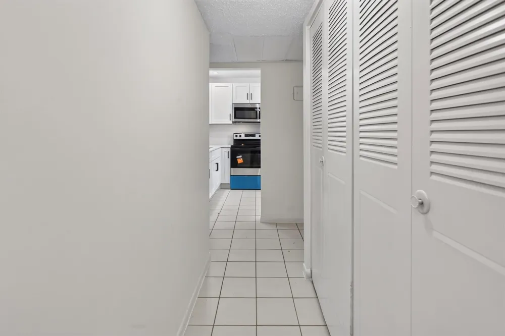 5061 W Oakland Park Boulevard #113 Lauderdale Lakes, FL 33313