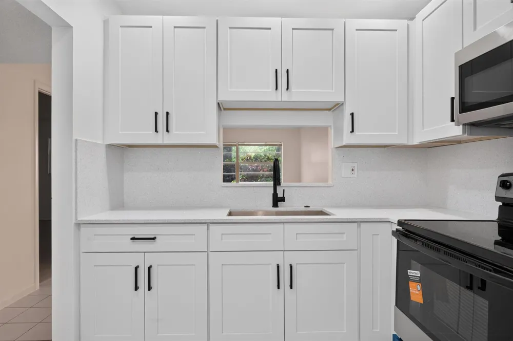 5061 W Oakland Park Boulevard #113 Lauderdale Lakes, FL 33313