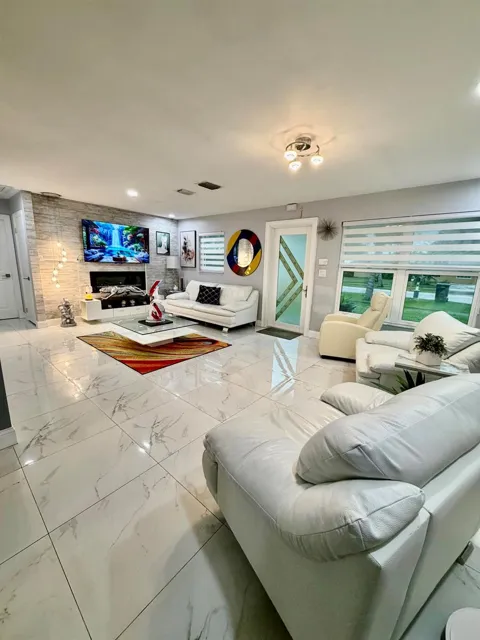 3407 TACONIC DRIVE