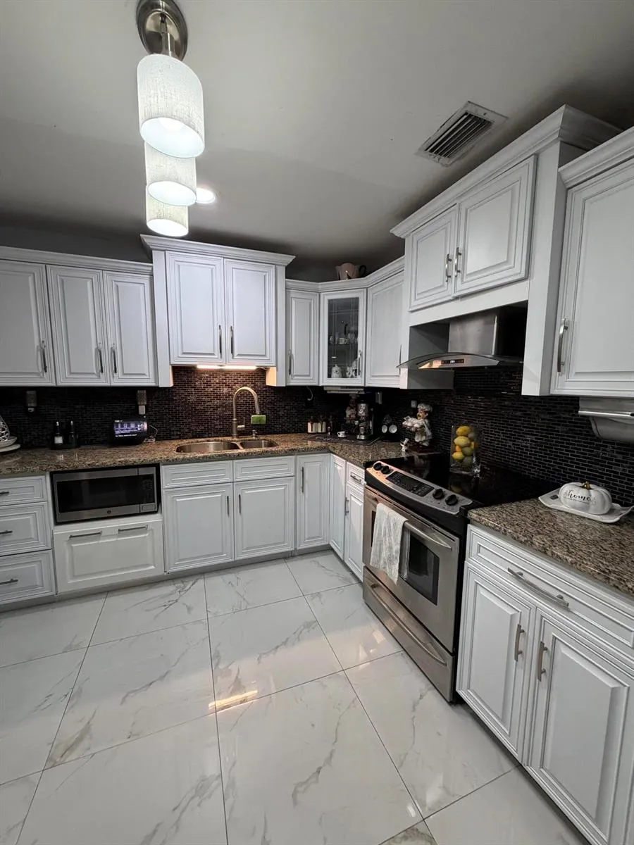 3407 TACONIC DRIVE West Palm Beach, FL 33406