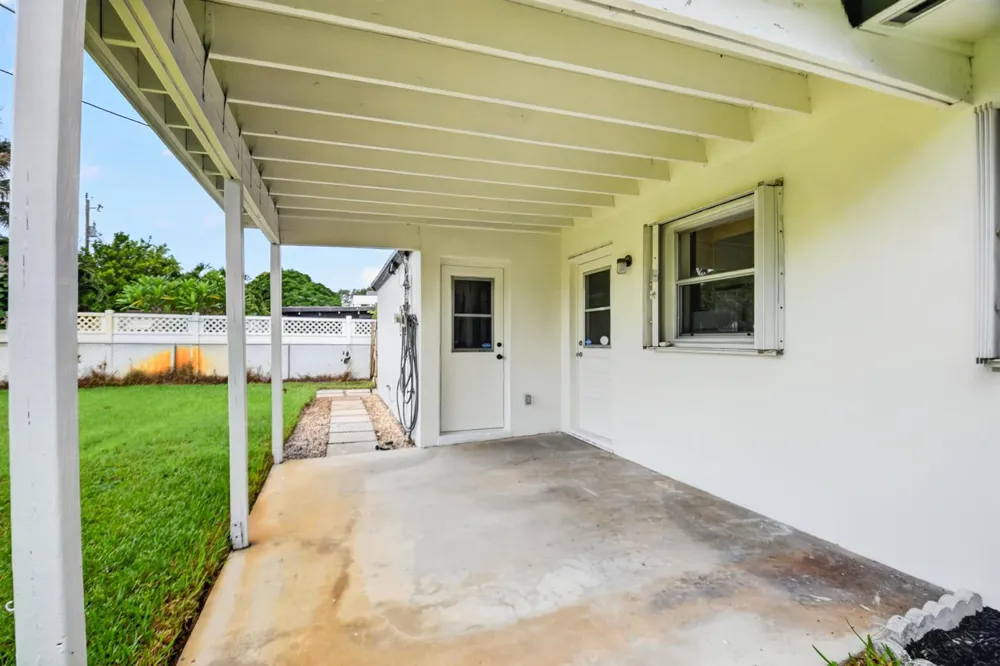 129 GREENBRIER DRIVE Palm Springs, FL 33461