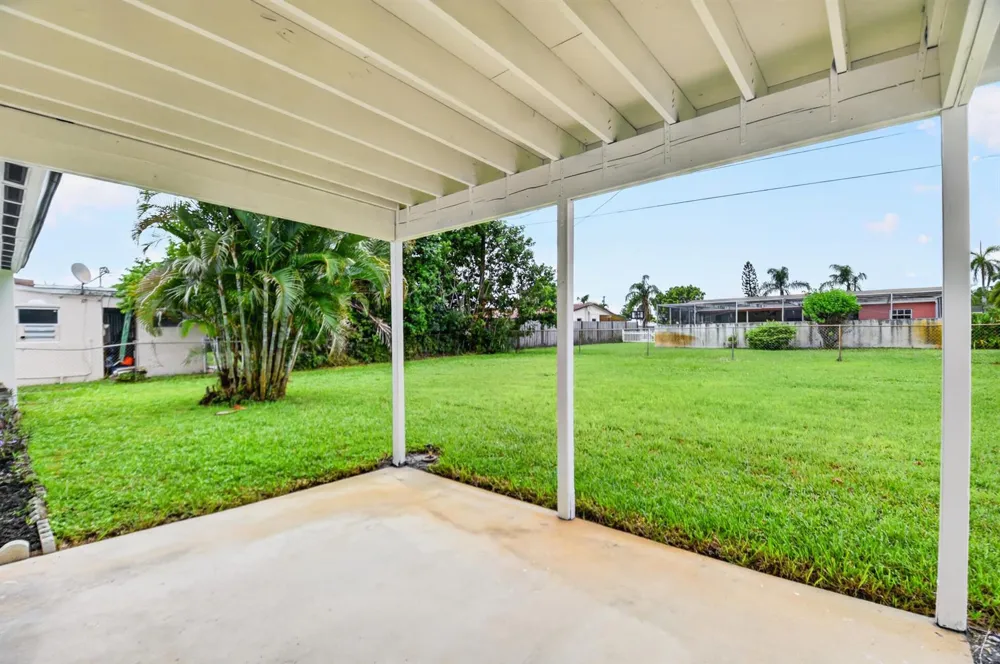 129 GREENBRIER DRIVE Palm Springs, FL 33461