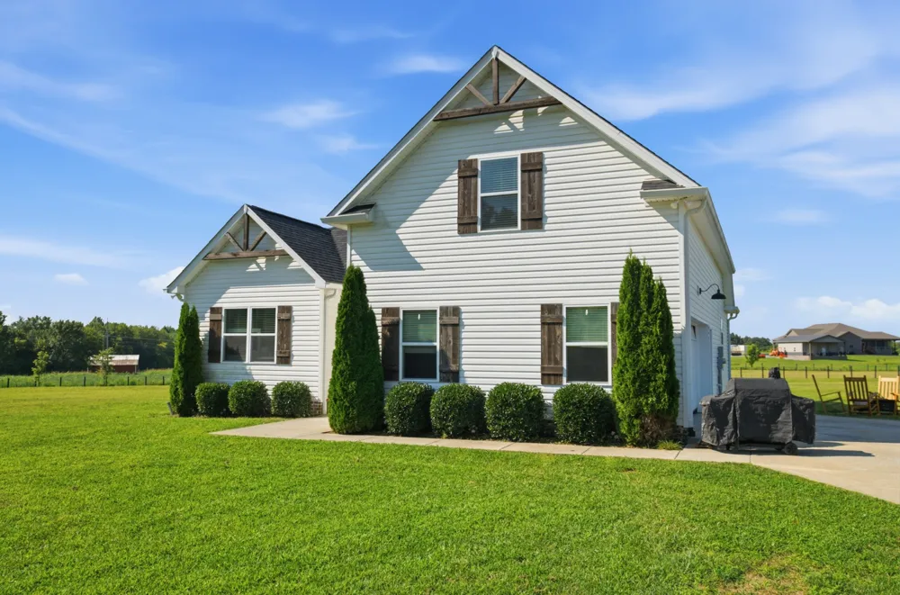6807 Highway 25 E Cross Plains, TN 37049