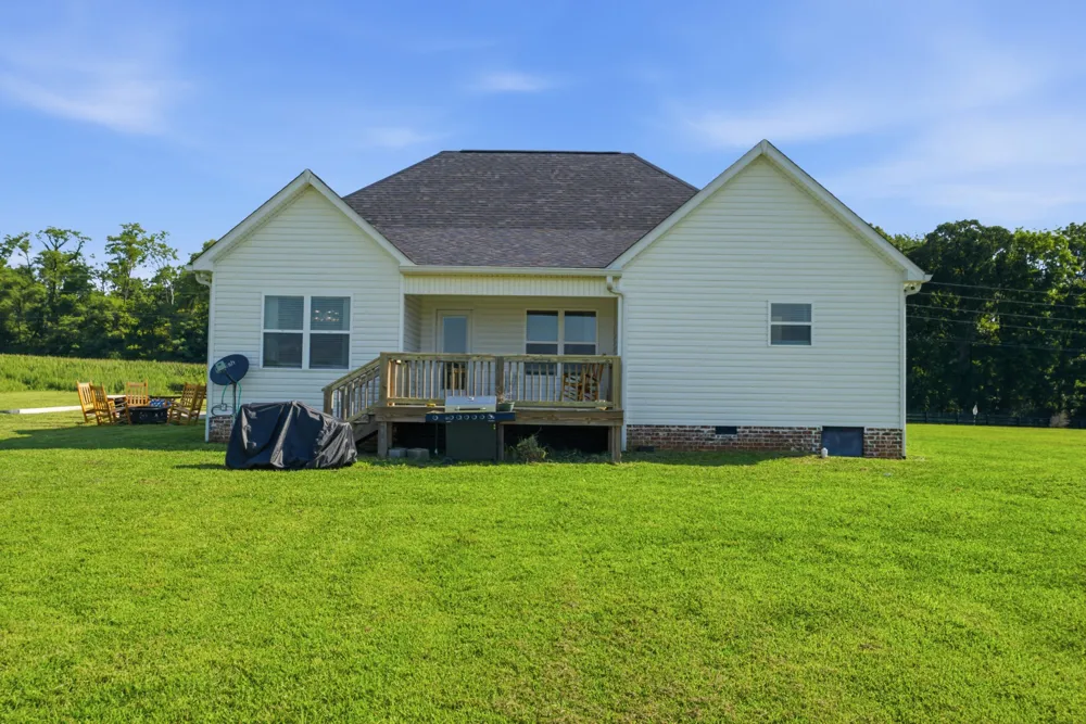 6807 Highway 25 E Cross Plains, TN 37049