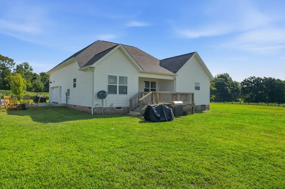 6807 Highway 25 E Cross Plains, TN 37049