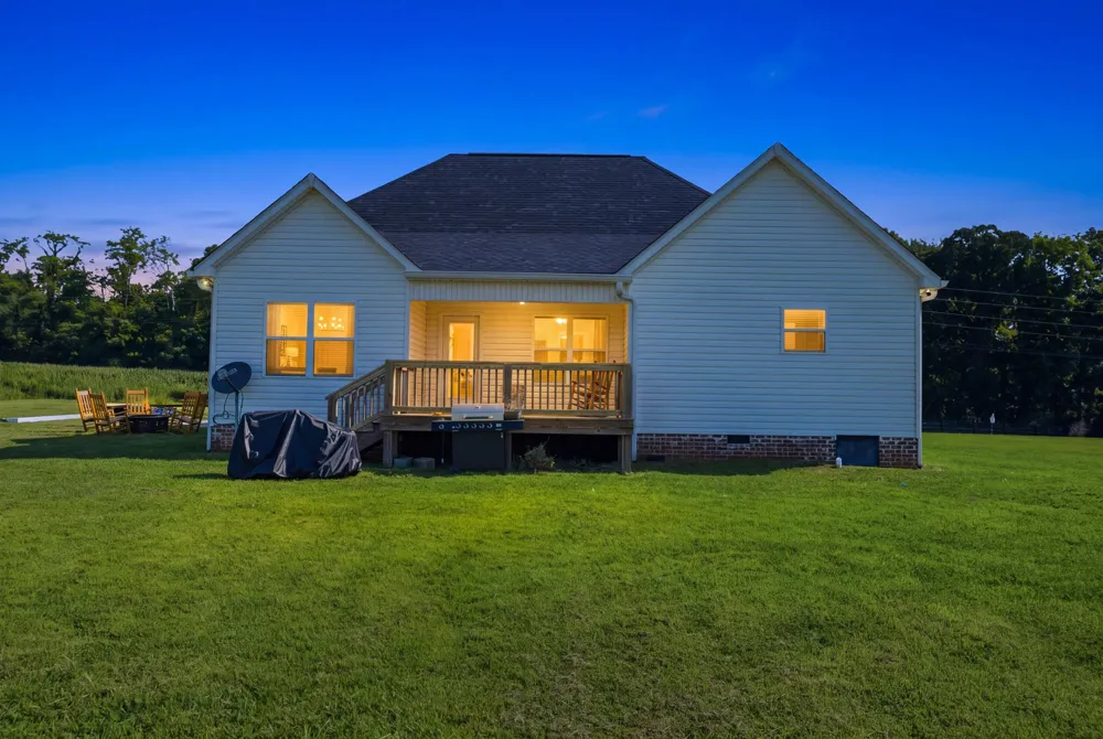 6807 Highway 25 E Cross Plains, TN 37049