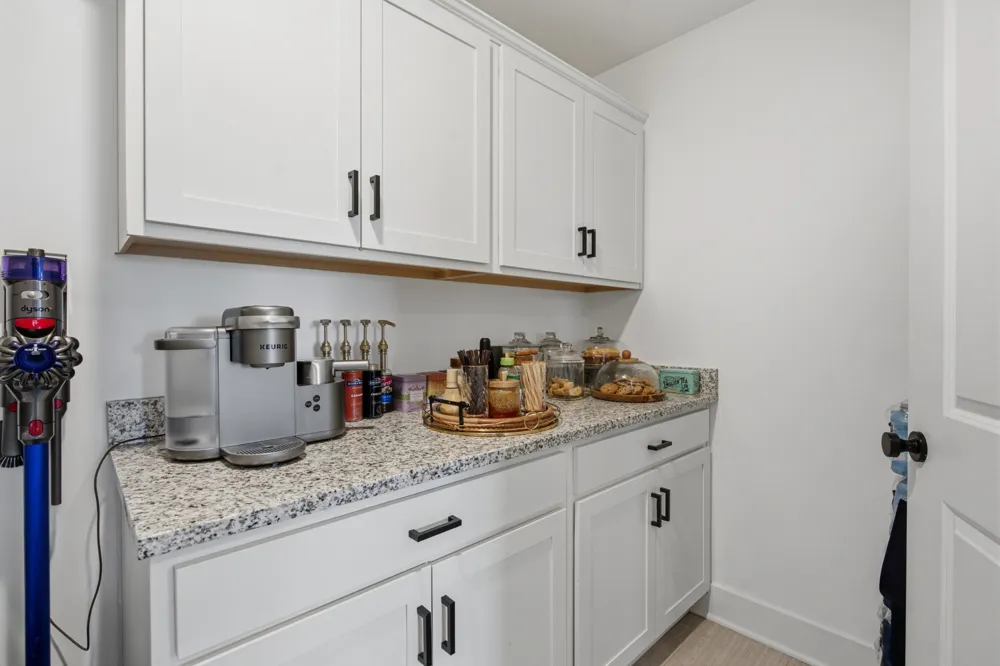 6807 Highway 25 E Cross Plains, TN 37049