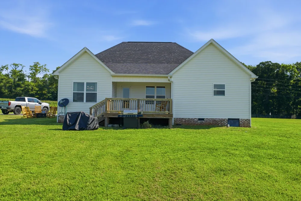 6807 Highway 25 E Cross Plains, TN 37049