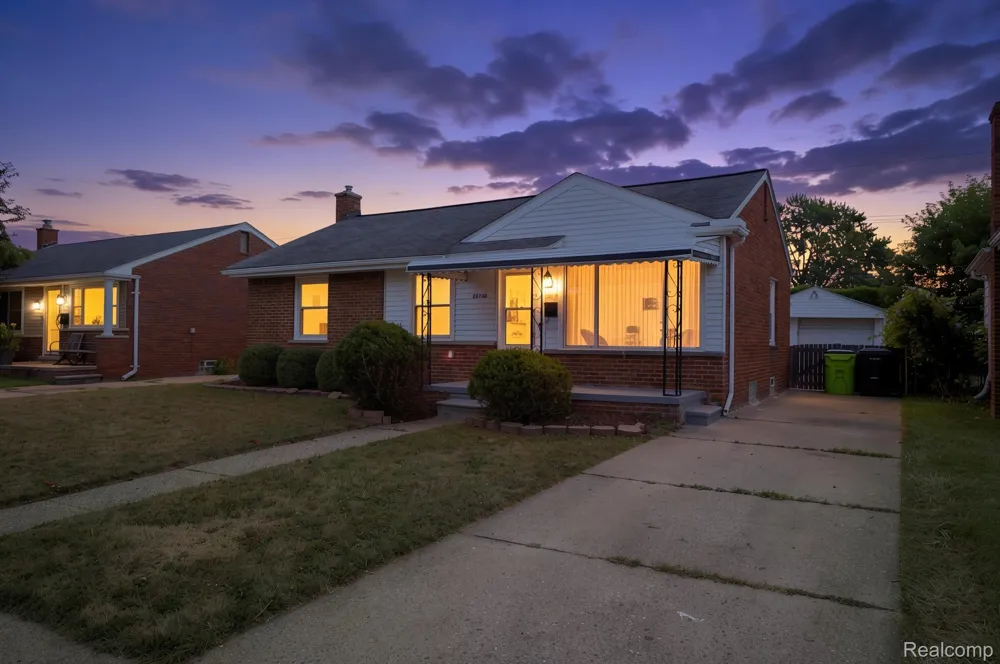 28740 Edward Street Roseville City, MI 48066