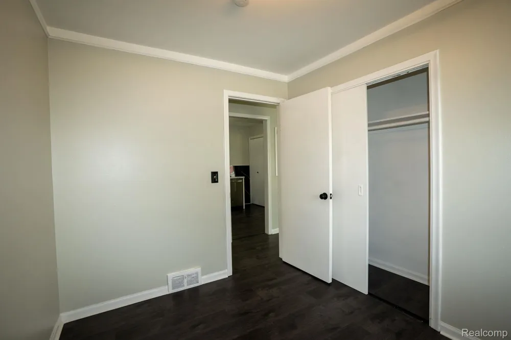 28740 Edward Street Roseville City, MI 48066