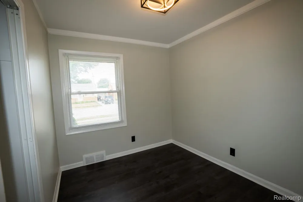 28740 Edward Street Roseville City, MI 48066