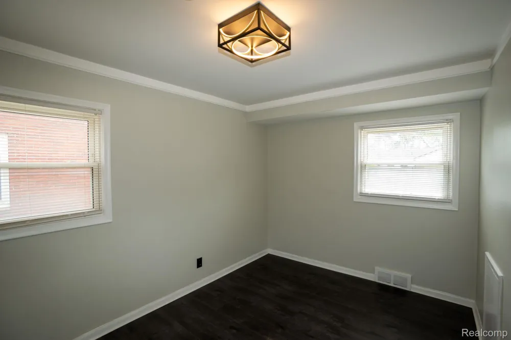 28740 Edward Street Roseville City, MI 48066