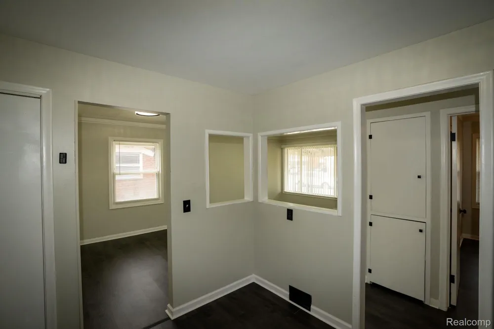 28740 Edward Street Roseville City, MI 48066