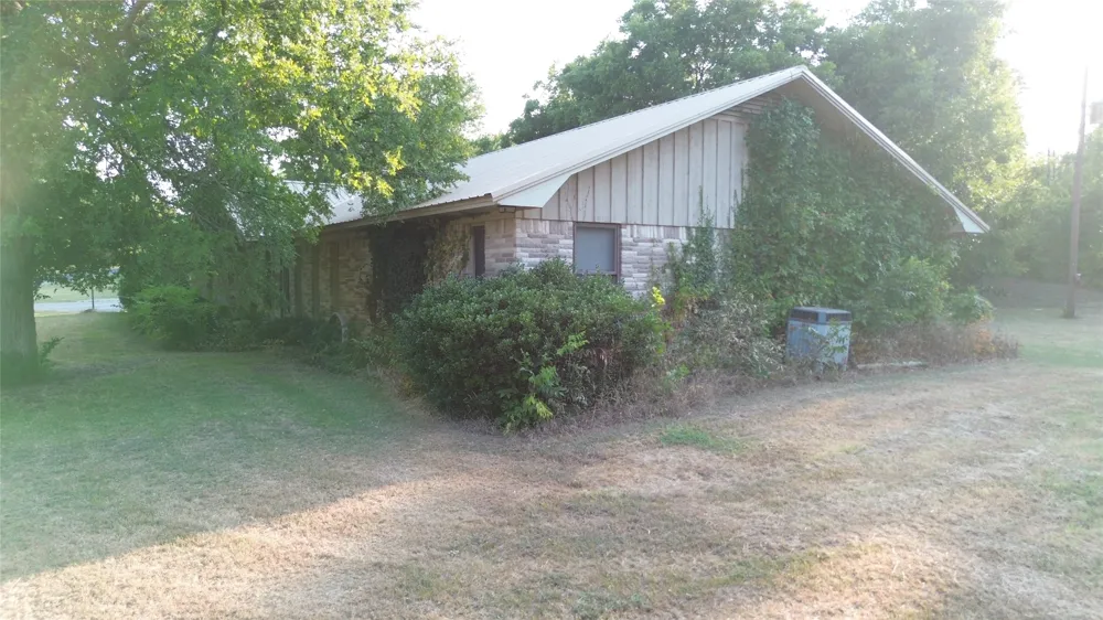 181 FM 373 Muenster, TX 76252