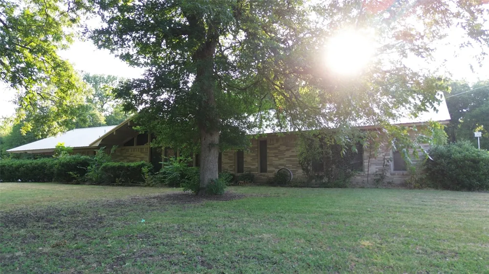 181 FM 373 Muenster, TX 76252