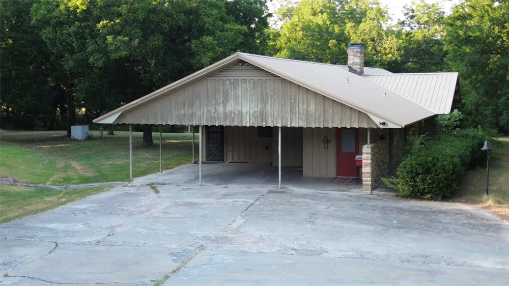 181 FM 373 Muenster, TX 76252