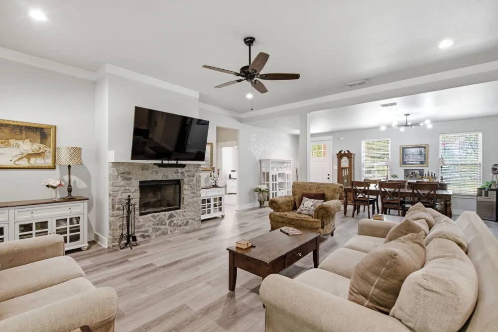 374 Clark Lake Road Weatherford, TX 76088