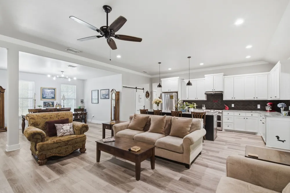 374 Clark Lake Road Weatherford, TX 76088