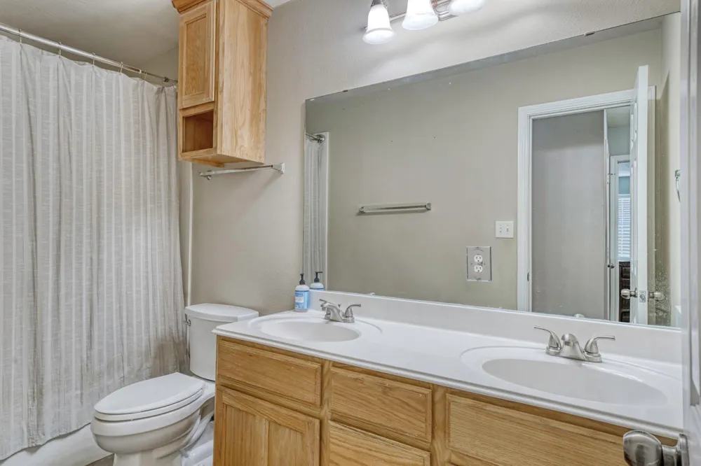 1008 Gardenia Street College Station, TX 77845