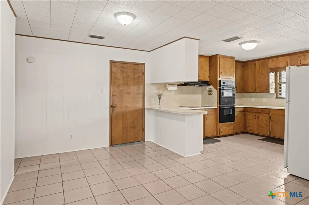 130 Elm Street Flatonia, TX 78941
