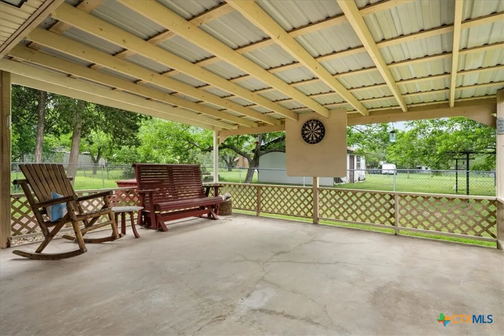 130 Elm Street Flatonia, TX 78941