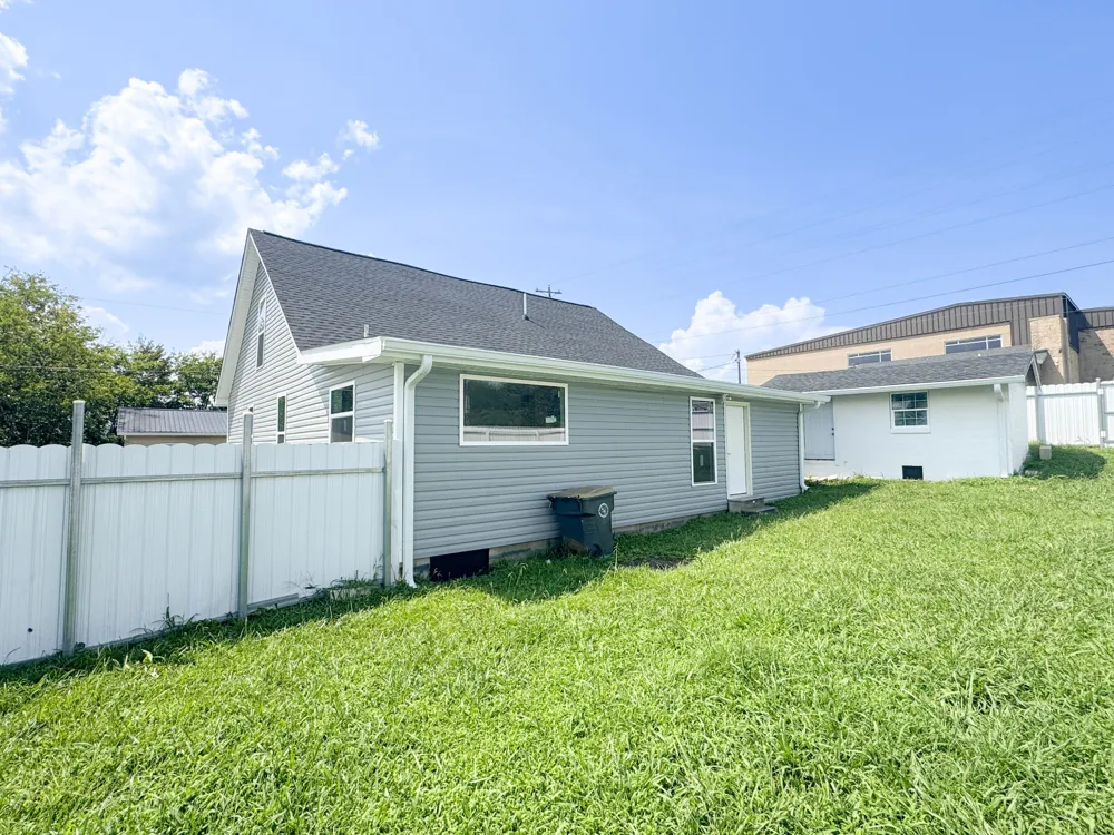 112 Cato St Hartsville, TN 37074