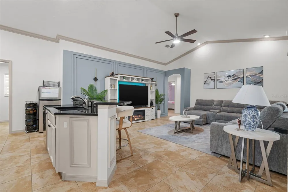 3333 YONGE AVENUE #13 Sarasota, FL 34235