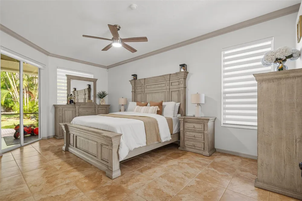 3333 YONGE AVENUE #13 Sarasota, FL 34235
