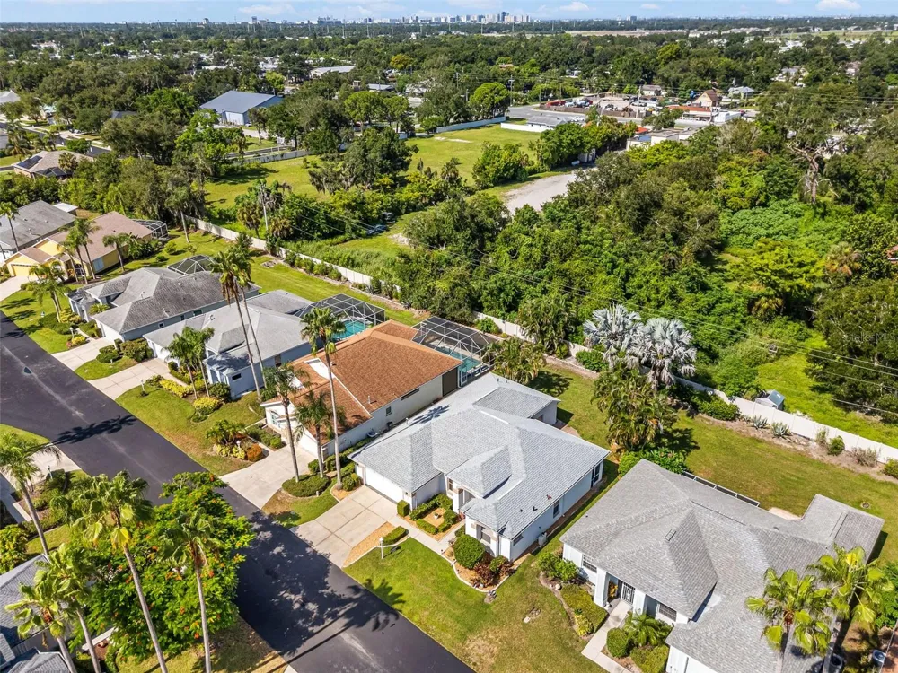 3333 YONGE AVENUE #13 Sarasota, FL 34235