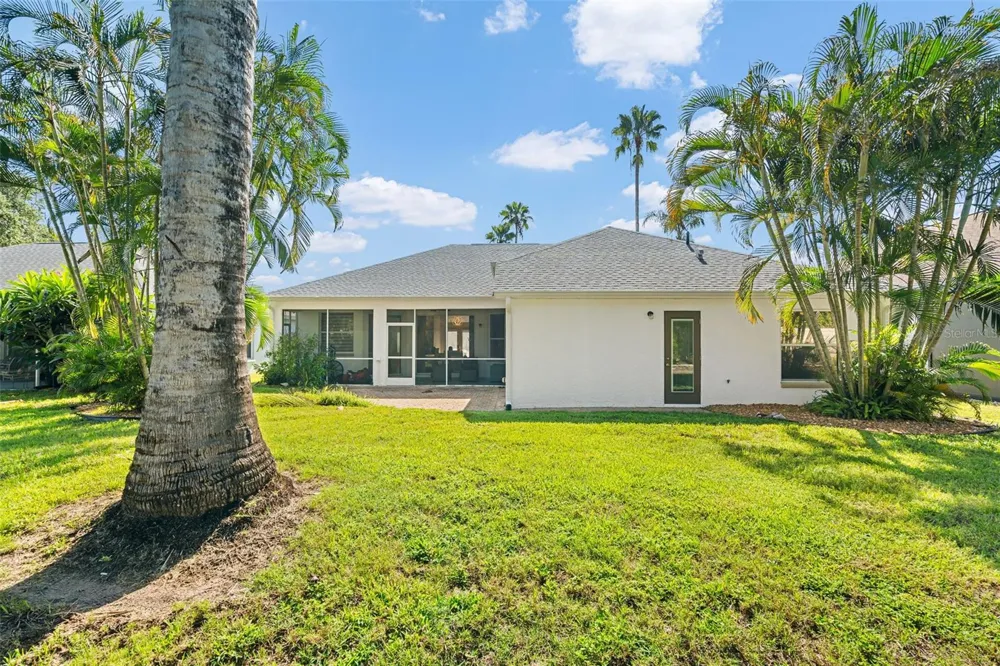 3333 YONGE AVENUE #13 Sarasota, FL 34235