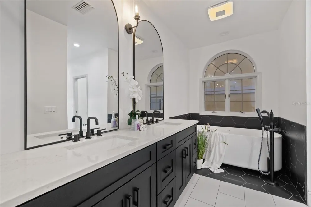 6121 BAYSIDE DRIVE New Port Richey, FL 34652