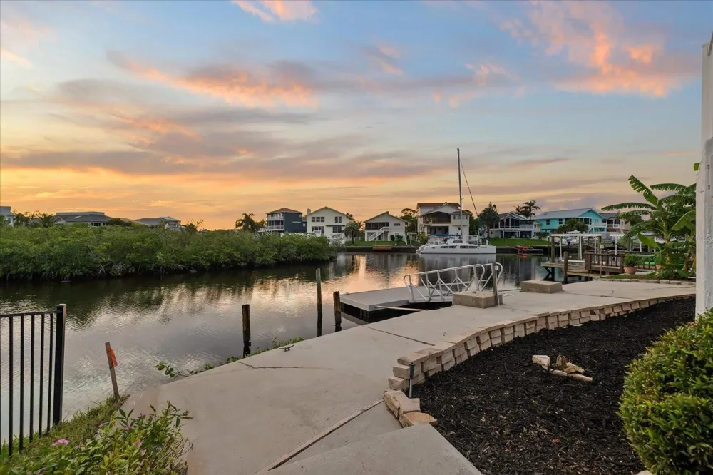 6121 BAYSIDE DRIVE New Port Richey, FL 34652