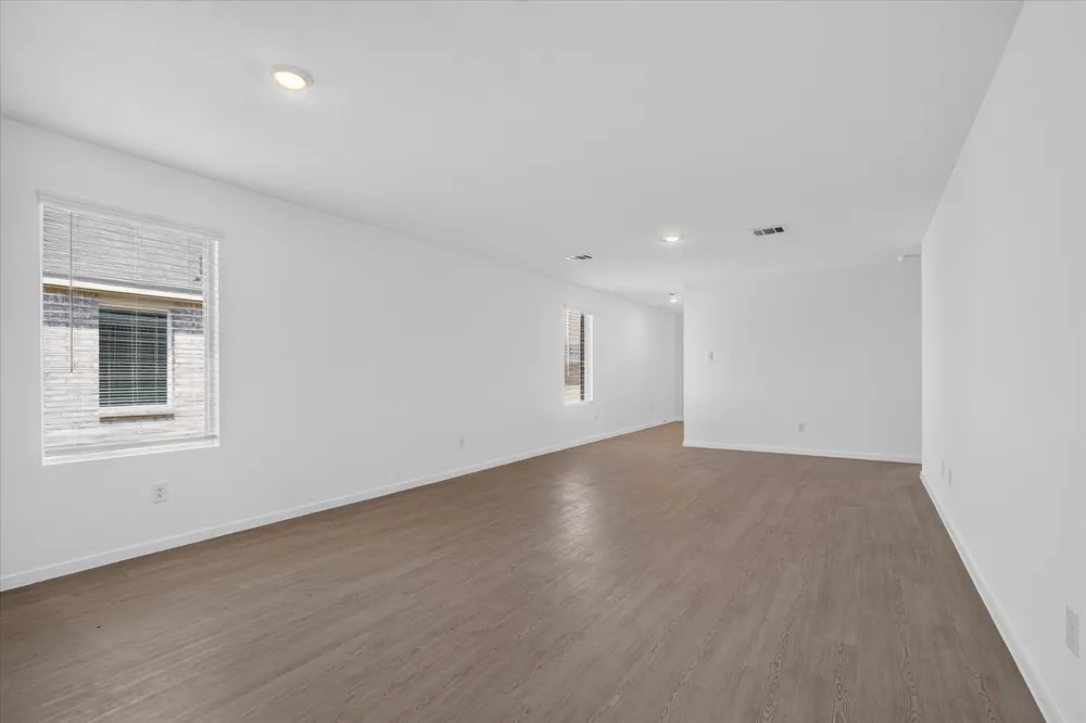 2260 Neyland Drive Ennis, TX 75119