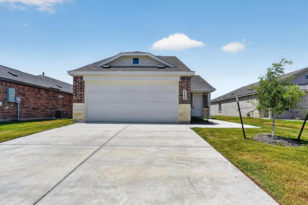 2260 Neyland Drive Ennis, TX 75119