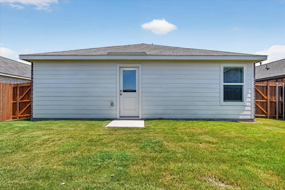 2260 Neyland Drive Ennis, TX 75119
