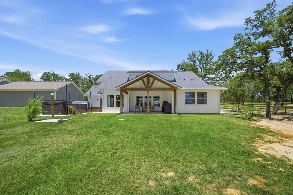 624 County Road 3674 Marquez, TX 77865